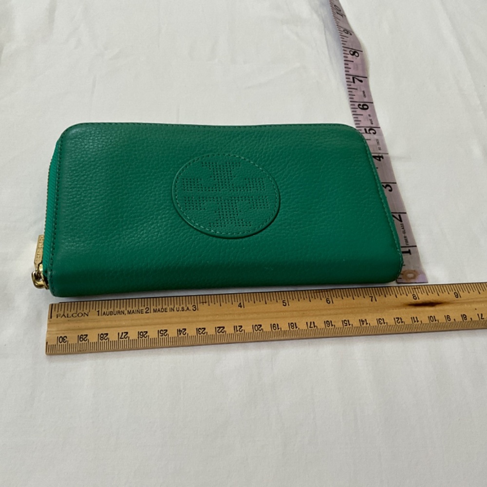 TORY BURCH Vintage Kipp Zippy Wallet Green - Picture 9 of 13